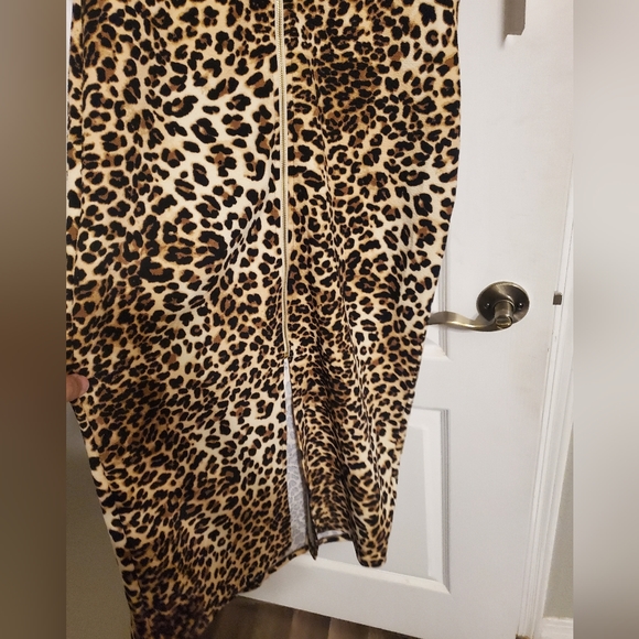 Dress - Picture 2 of 5